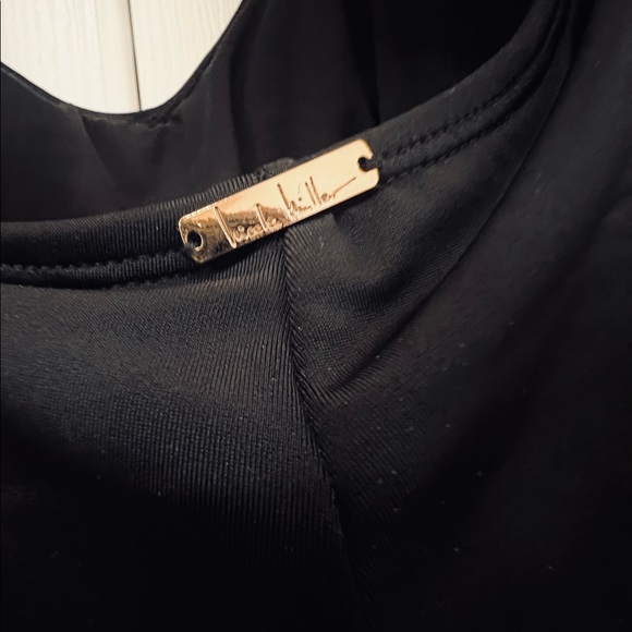 NWT Nicole Miller Black Ruffled Cold Shoulder One-Piece Swimsuit Size S $120 - Picture 7 of 8